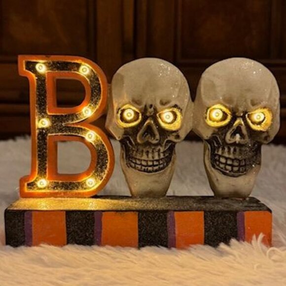 BOO Skulls Shimmering Resin Sculptural LED Standing Tabletop Lamp - Picture 1 of 8